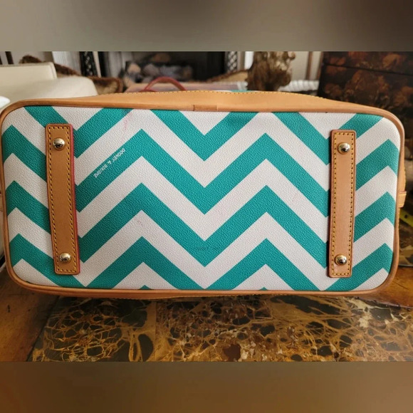 Dooney & Bourke shoulder bag - Picture 4 of 10